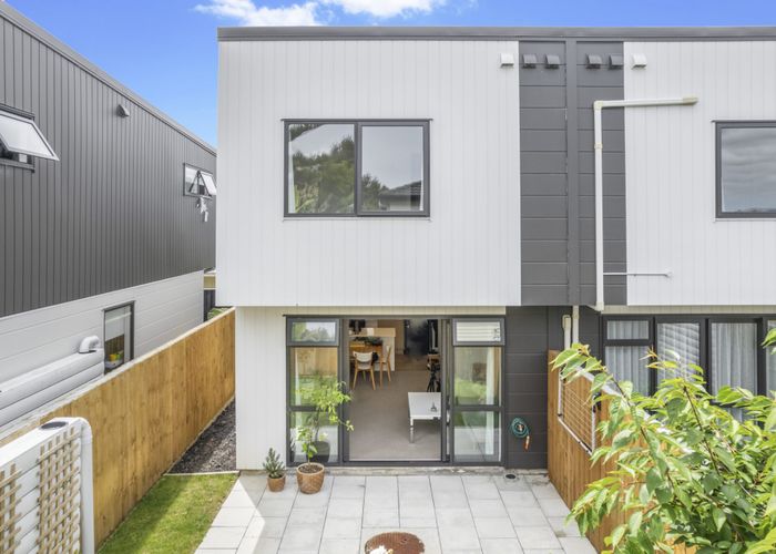  at 9/18 Graham Avenue, Te Atatu Peninsula, Auckland