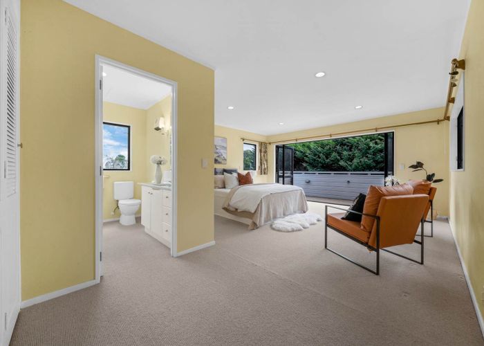  at 2/15 Micawber Place, Mellons Bay, Manukau City, Auckland