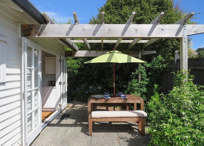  at 25 Tahatai Road, Oneroa, Waiheke Island