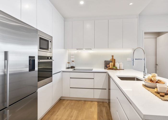  at 105/8B Lake Pupuke Drive, Takapuna, Auckland