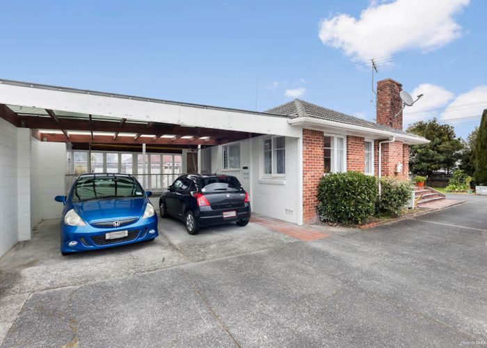  at 1/127 Swanson Road, Henderson, Auckland