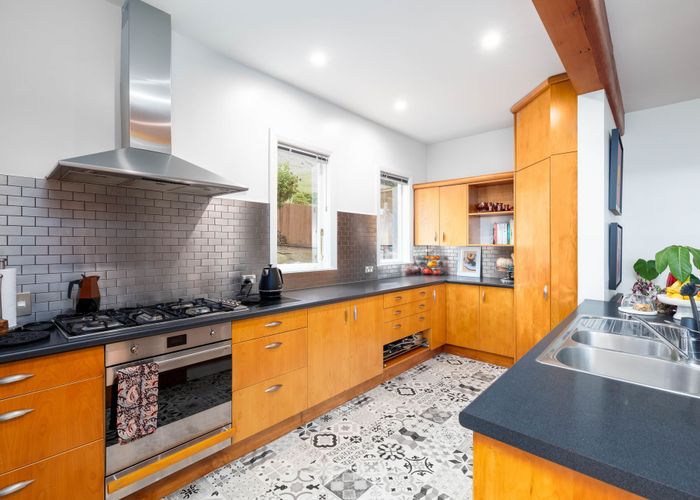  at 85 Avoca Valley Road, Heathcote, Christchurch City, Canterbury