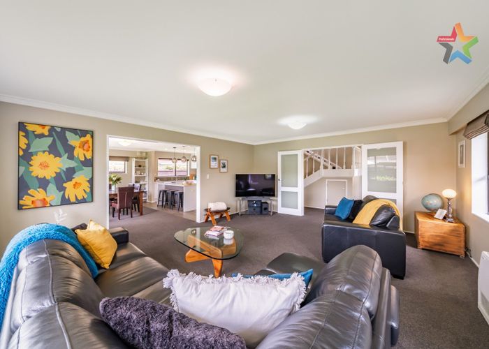  at 25 Waddington Drive, Naenae, Lower Hutt