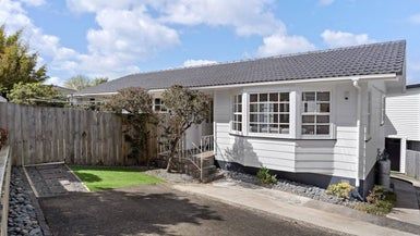  at 28 Cockayne Crescent, Sunnynook, Auckland