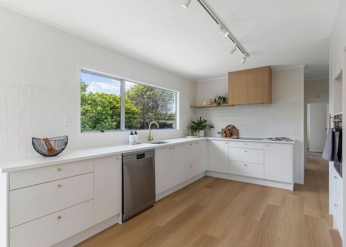  at 5 Moxham Grove, Massey, Waitakere City, Auckland