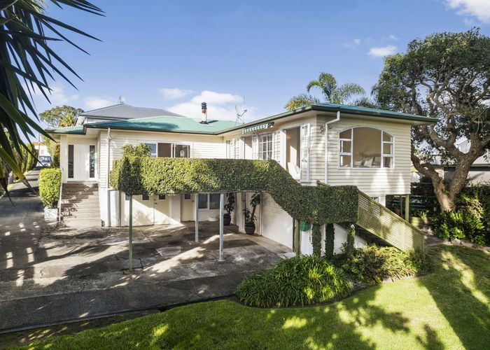  at 107 Onewa Road, Northcote, Auckland