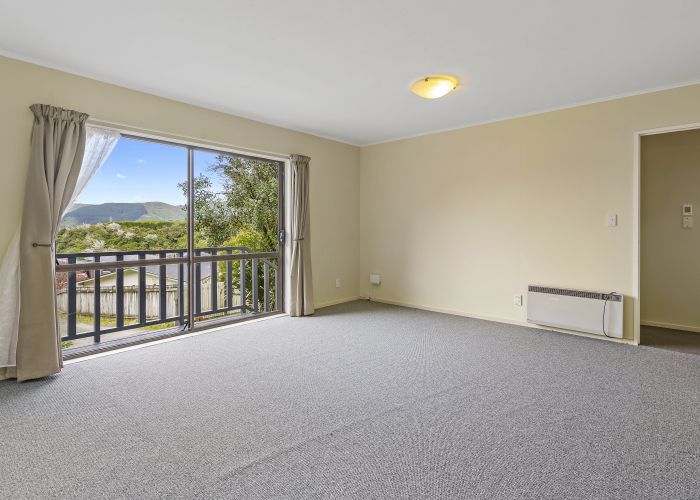  at 2/11 Invercargill Drive, Kelson, Lower Hutt
