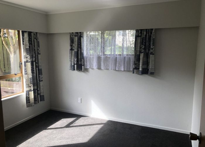  at 98 Stewart Dr, Newlands, Wellington, Wellington