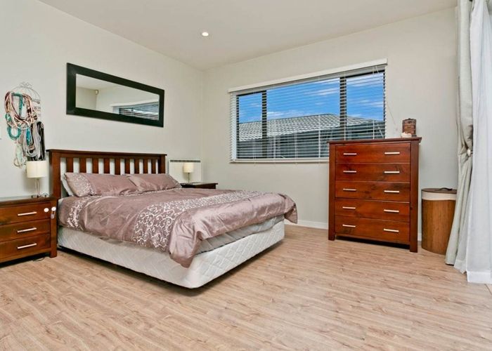  at 20 Thomas Hamer Place, Greenhithe, North Shore City, Auckland