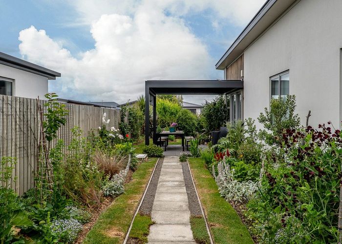  at 5 Kingsbridge West, Burwood, Christchurch City, Canterbury