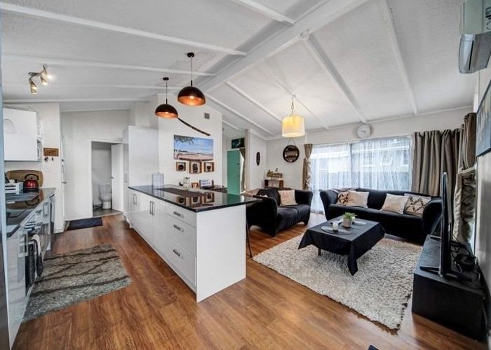  at 424 Roscommon Road, Clendon Park, Auckland