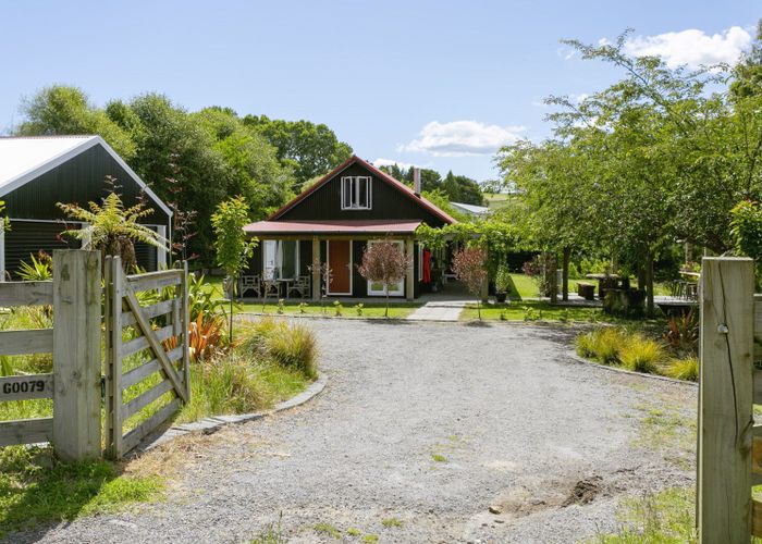  at 4/142 Mapara Road, Acacia Bay, Taupo
