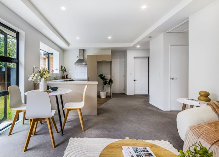  at 2/23 Cutts Road, Russley, Christchurch City, Canterbury