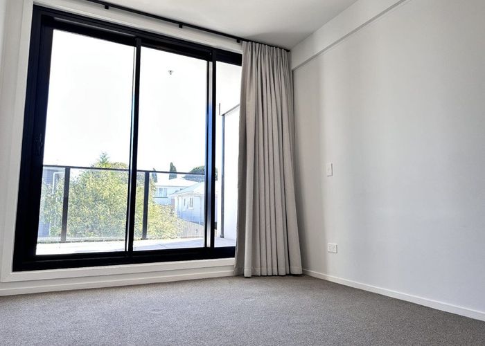  at 101/12 Barrack Road , Mount Wellington, Auckland City, Auckland