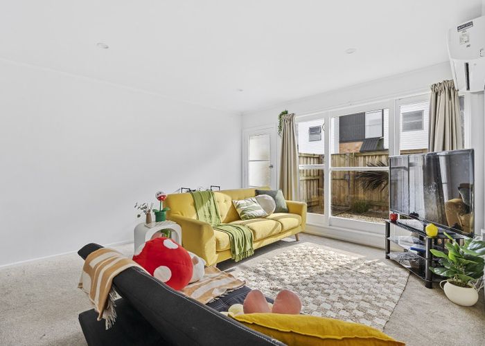  at Flat 3/43 Cameron Road, Hamilton East, Hamilton, Waikato