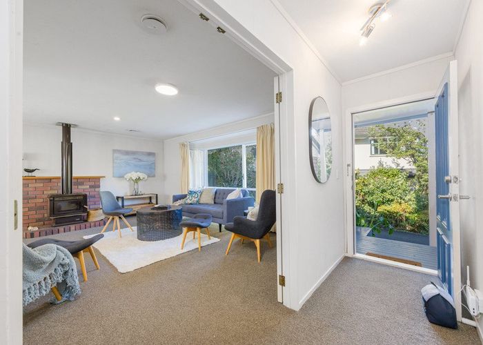  at 2/112 Nigel Road, Browns Bay, Auckland
