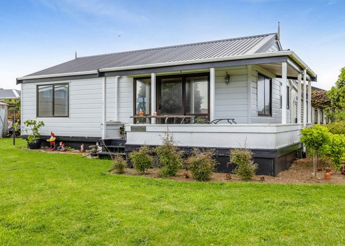  at 16 Pohutukawa Drive, Opunake