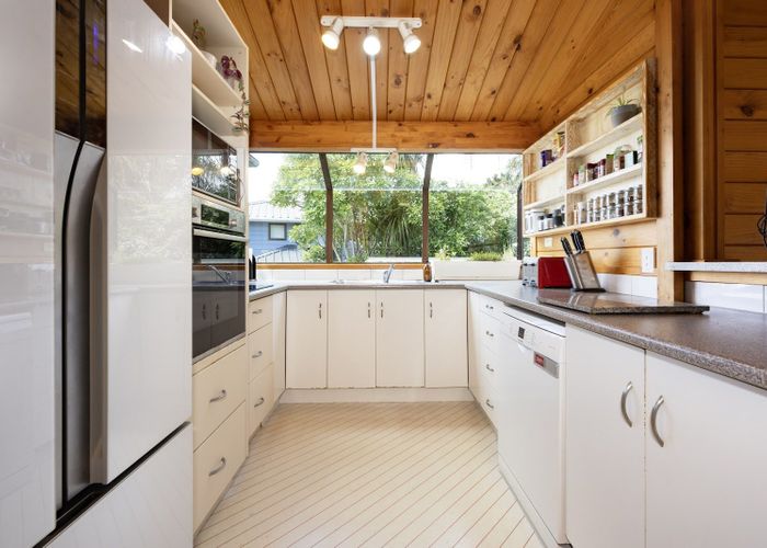  at 62 Rhinevale Close, Henderson, Waitakere City, Auckland