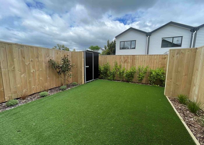  at 17/10 Fathom Place, Te Atatu Peninsula, Waitakere City, Auckland