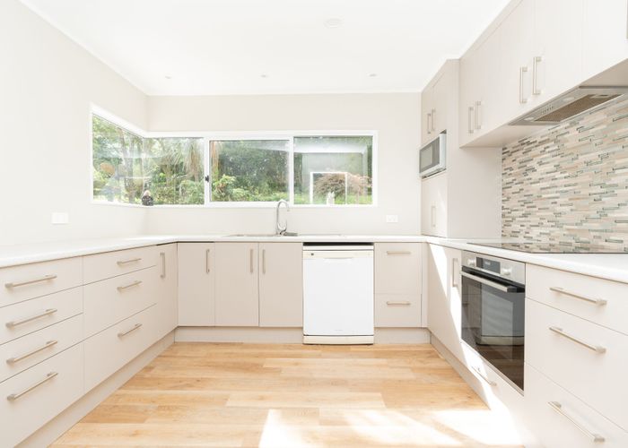  at 33 Pohutukawa Drive, Pukete, Hamilton