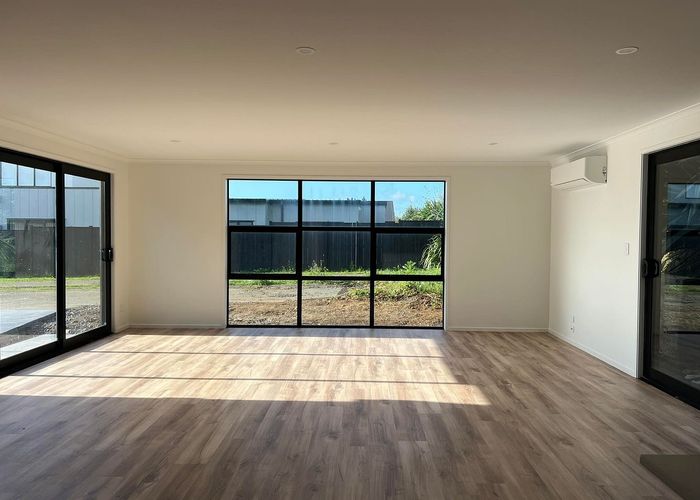  at 17 Rosslands Avenue, Karaka, Papakura