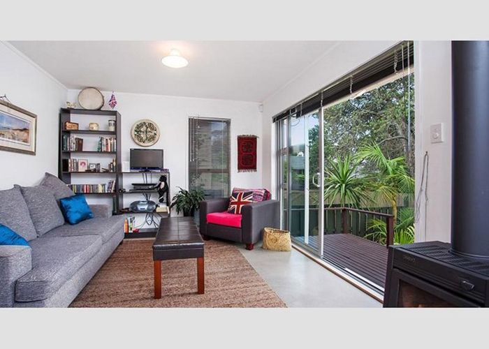  at 2/15 Athens Road, Onehunga, Auckland
