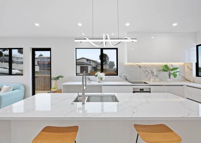  at 14E McQuarrie Avenue, Wattle Downs, Manukau City, Auckland