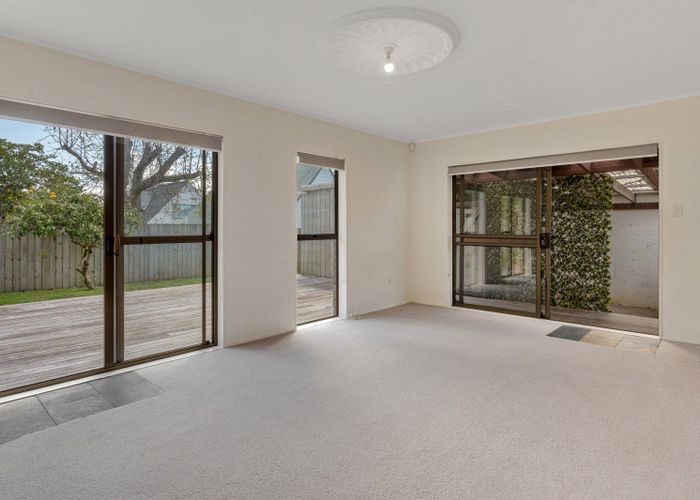  at 2/125 Pigeon Mountain Road, Half Moon Bay, Auckland