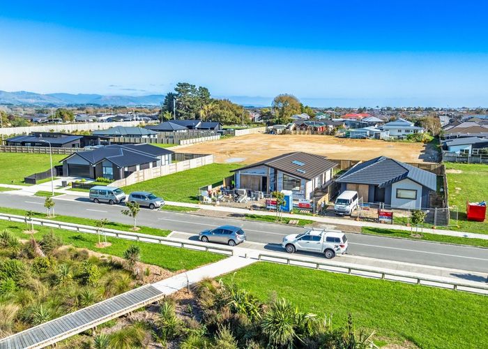  at 11 Pokerekere Crescent, Kelvin Grove, Palmerston North, Manawatu / Whanganui