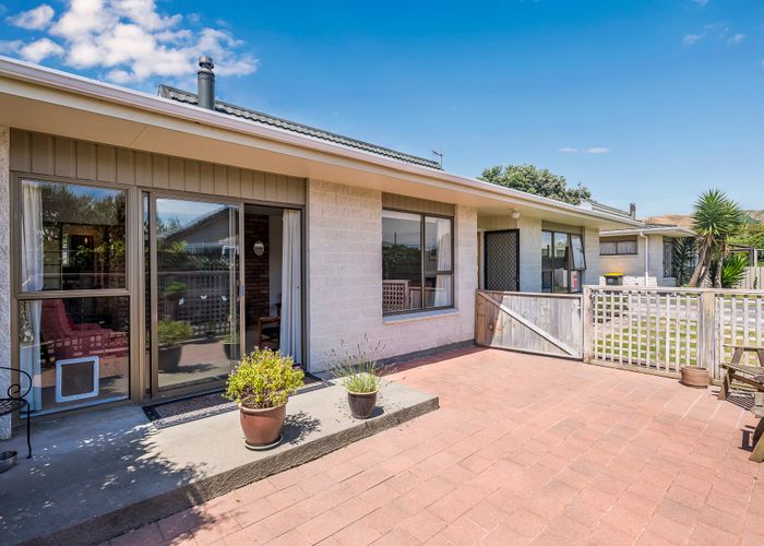  at 6 Tawa Street, Waikanae