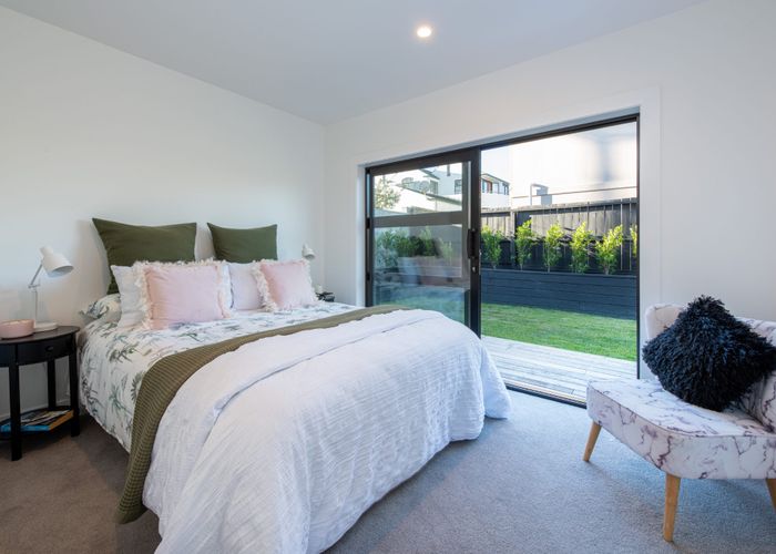  at 1/8 Clifton Road, Waiake, North Shore City, Auckland