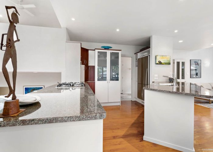  at 691B East Coast Rd, Browns Bay, North Shore City, Auckland