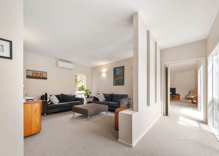  at 14 Kingshaven Close, Mount Roskill, Auckland