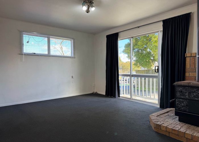  at 1/370 Triangle Road, Henderson, Auckland