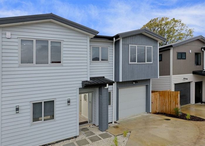  at 43C Border Road, Henderson, Waitakere City, Auckland