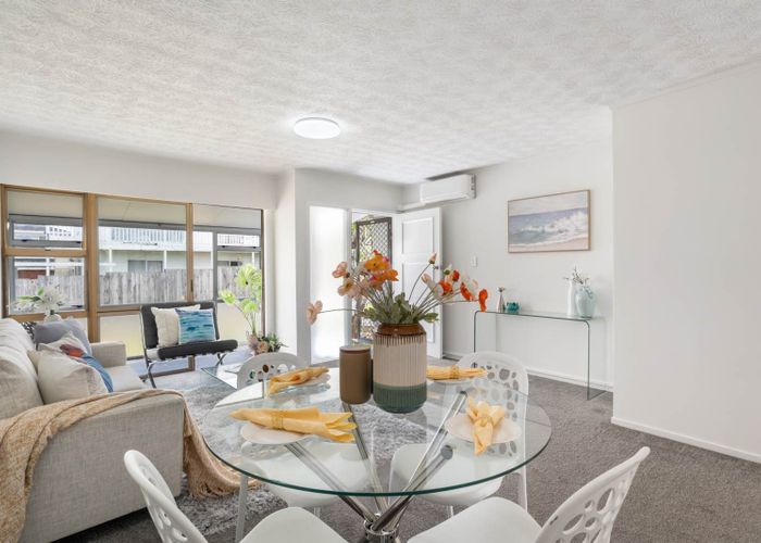  at 2/67A Roberton Road, Avondale, Auckland City, Auckland