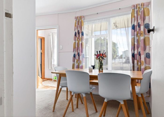  at 4 Renfrew Place, Highbury, Palmerston North, Manawatu / Whanganui