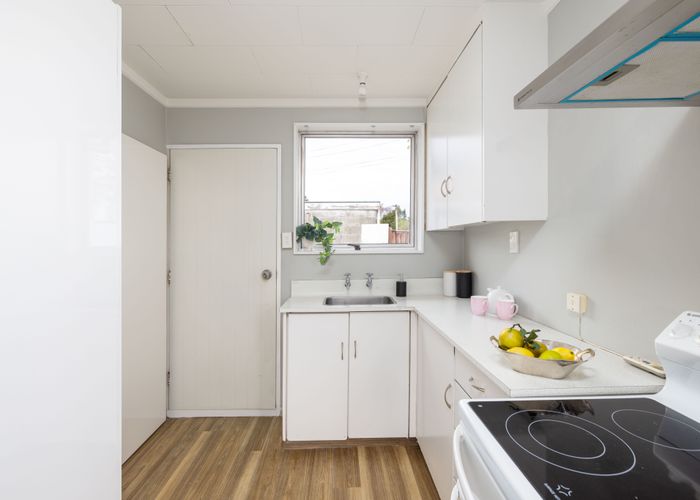  at 2/30 Bassett Street, Burwood, Christchurch