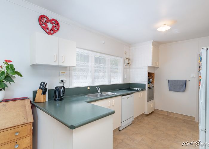  at 20 Mahoe Street, Tawa, Wellington