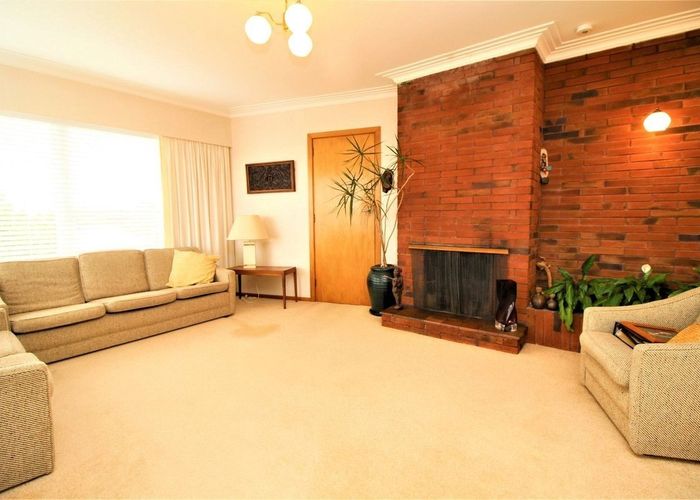  at 8 Mason Street, New Lynn, Auckland