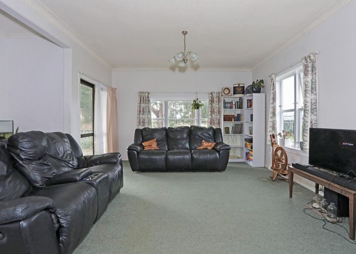  at 22B Flower Street, Bulls
