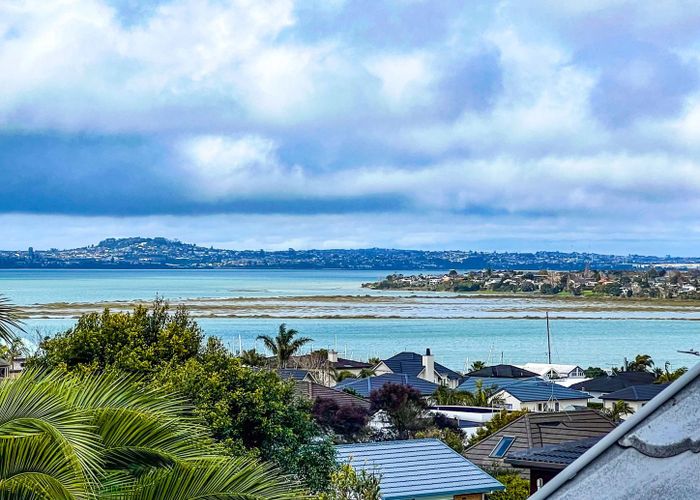  at 3 Glucina Avenue, West Harbour, Auckland