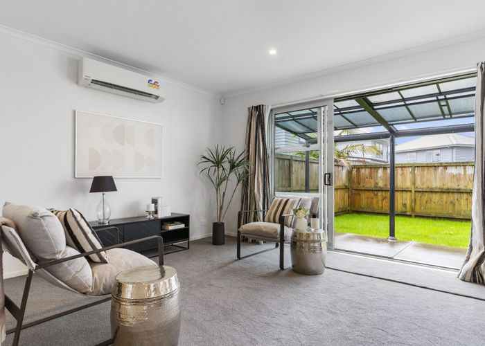  at 48 William Wallbank Crescent, Swanson, Waitakere City, Auckland