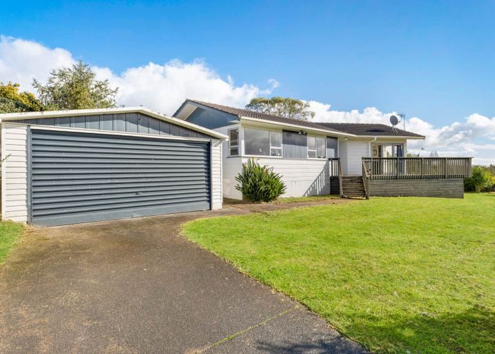  at 2 Longreach Drive, Sunnyvale, Waitakere City, Auckland