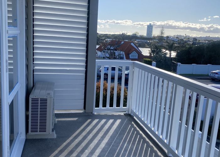 at 4/221 Hurstmere Road       Takapuna, Takapuna, North Shore City, Auckland