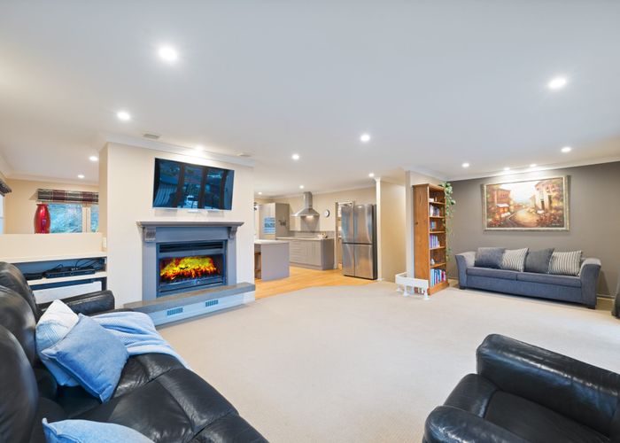  at 19 Waltham Street, Henderson, Auckland