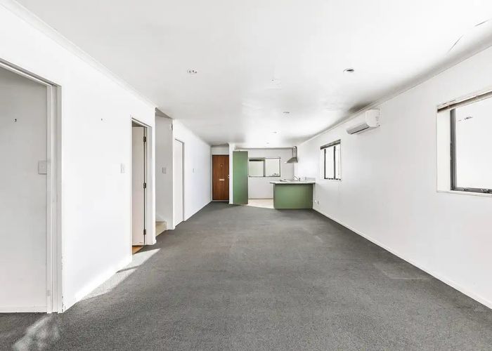  at 8/17 Harbour View Road, Te Atatu Peninsula, Waitakere City, Auckland