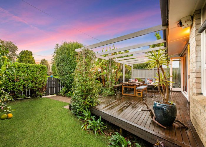  at 1 Dawnhaven Drive, Te Atatu Peninsula, Waitakere City, Auckland