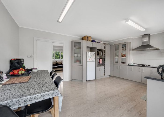  at 290 Murphys Road, Flat Bush, Manukau City, Auckland