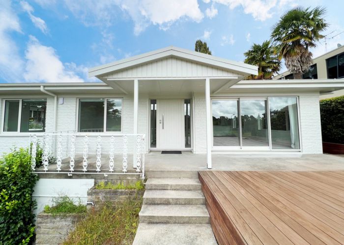  at 27 Saint Andrews Terrace, Saint Andrews, Hamilton, Waikato
